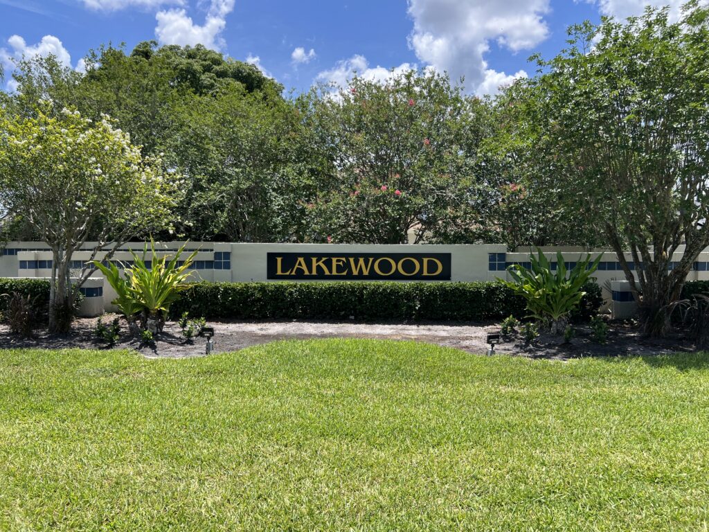 Lakewood at the Crossings Lake Mary FL Entrance