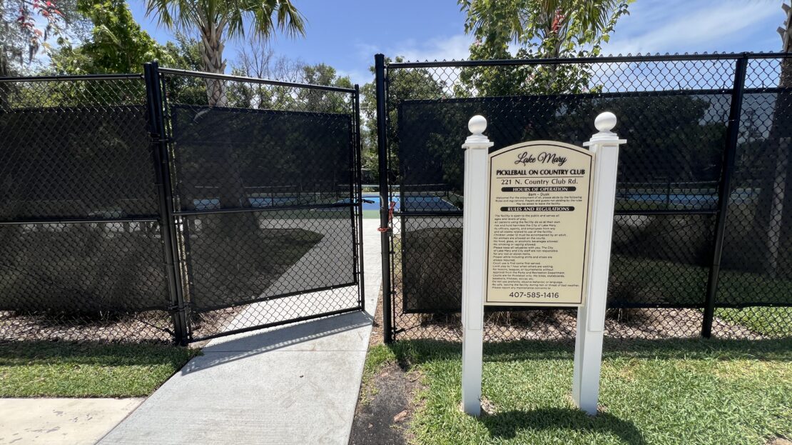 Entrance sign for Lake Mary Pickleball on Country Club courts